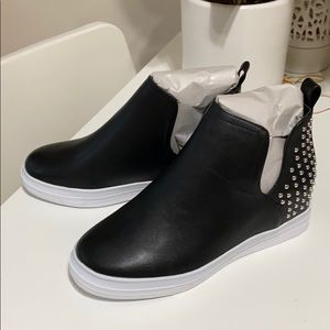 Forever 21 black studded bootie size 10